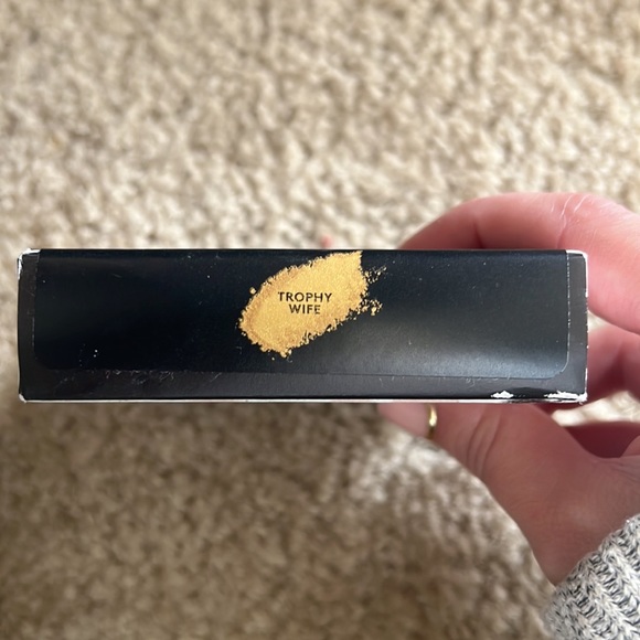 FENTY BEAUTY TROPHY WIFE HIGHLIGHTER - Picture 3 of 3